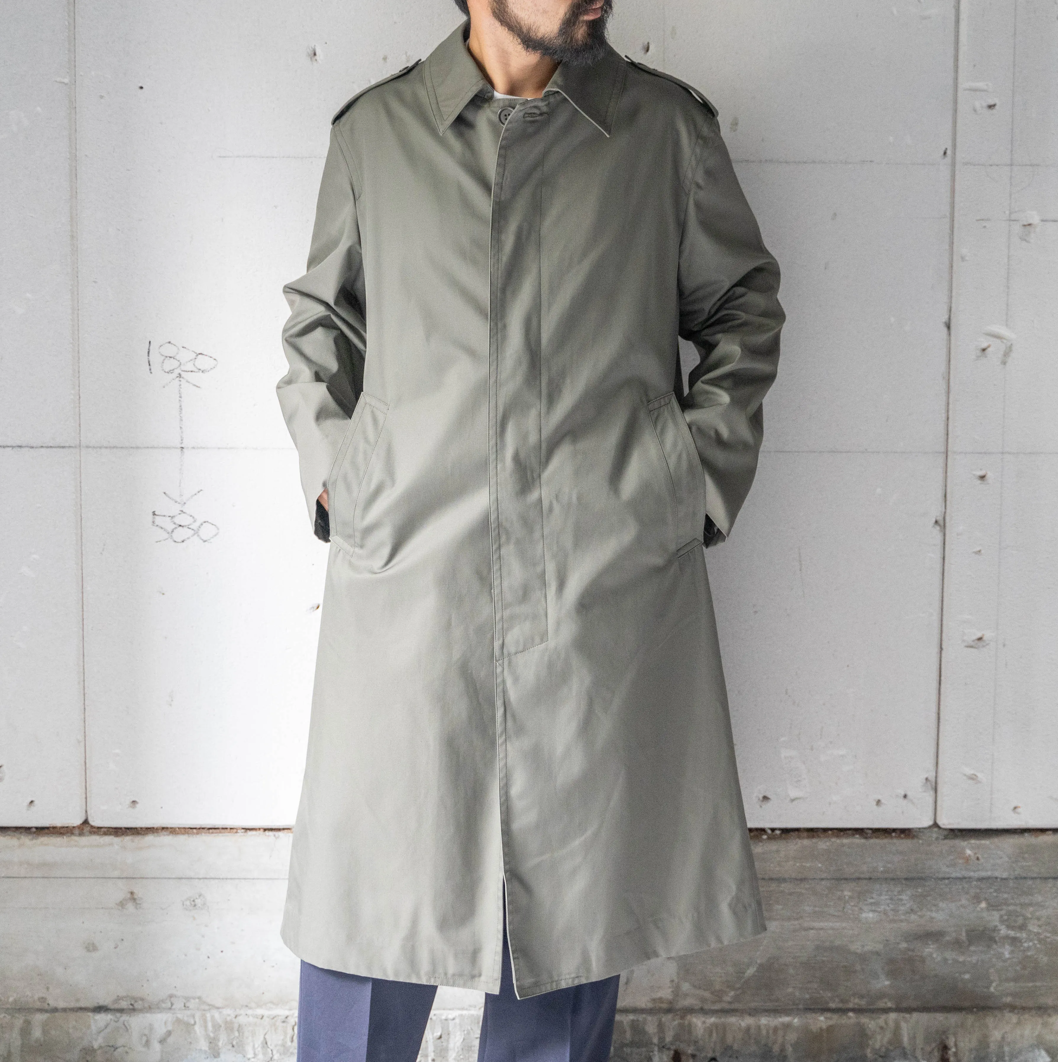 2000s Spanish military khaki color balmacaan coat 'dead stock'