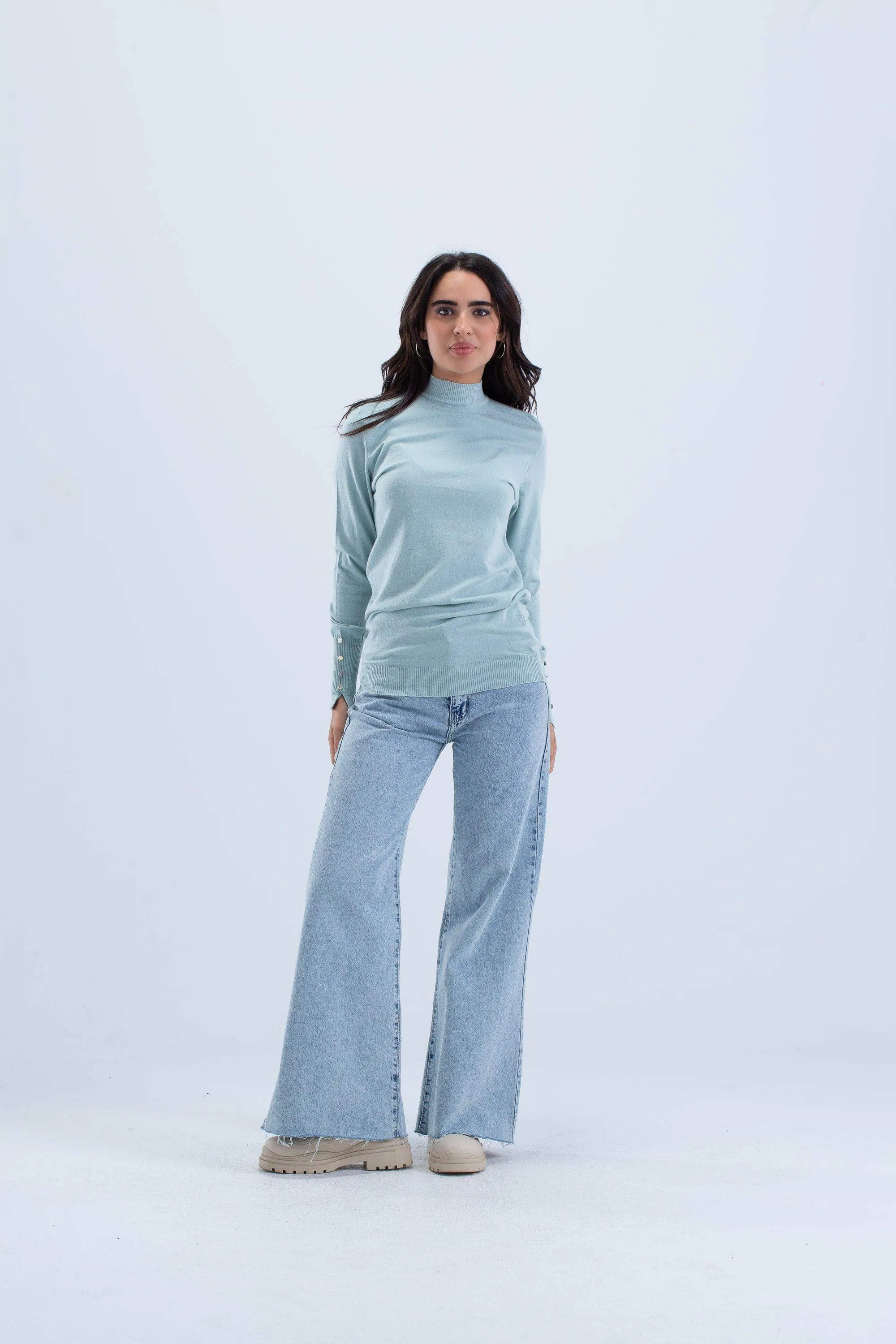 4 Buttoned Sleeves Pullover