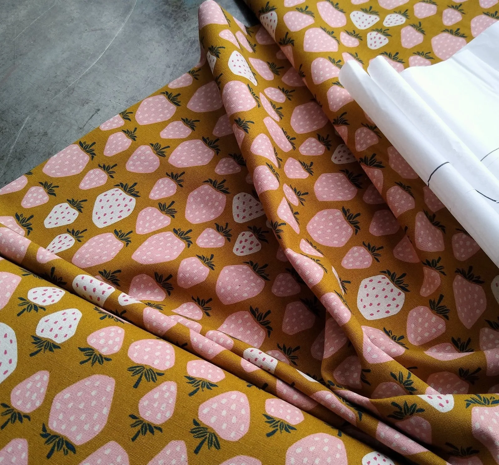 Cotton Linen Blend / Strawberry Patch / Ochre