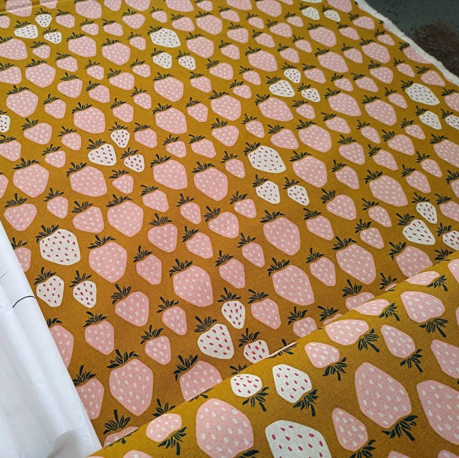 Cotton Linen Blend / Strawberry Patch / Ochre