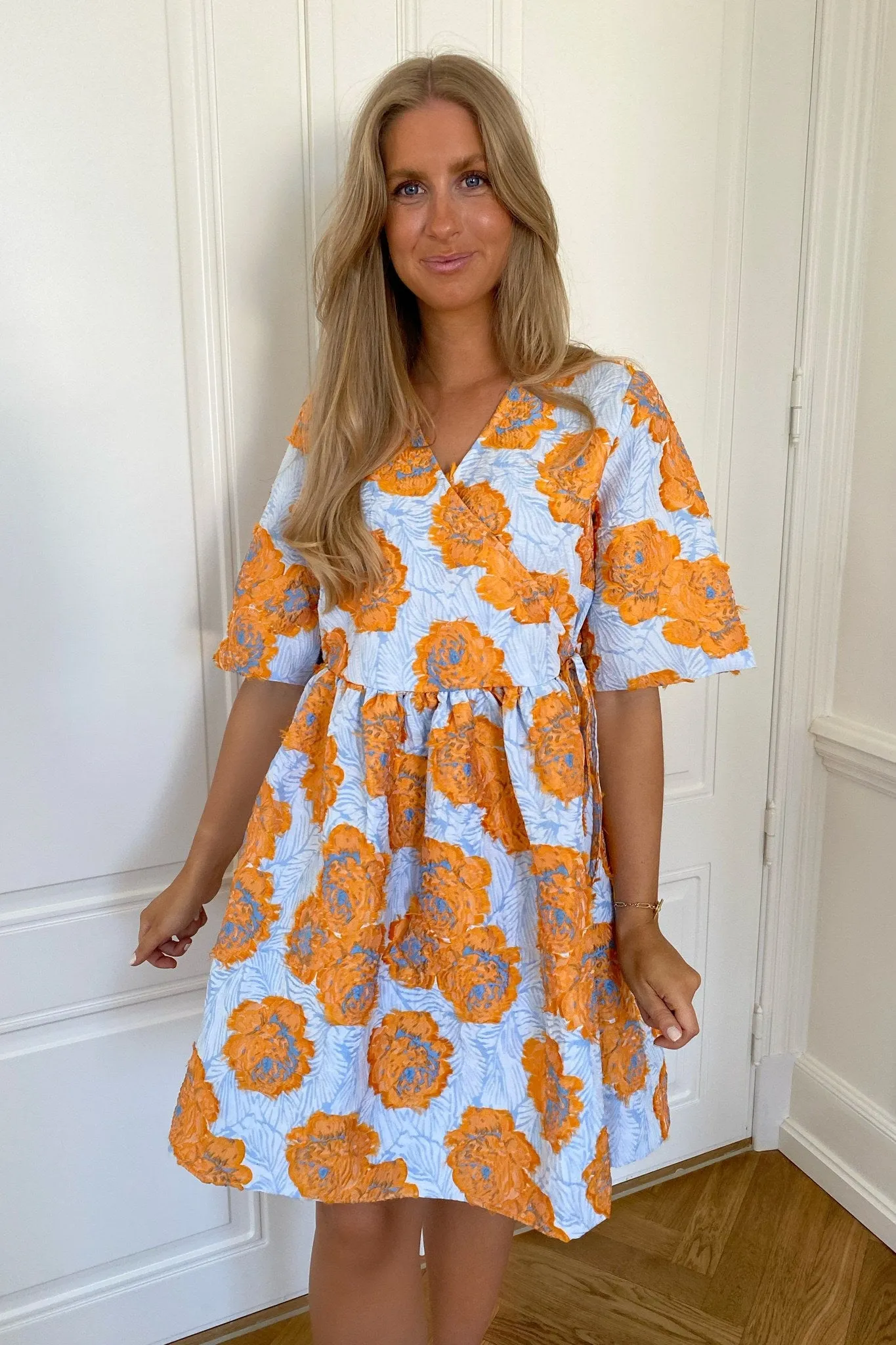 JasminIC Kjole - Orange Blomster
