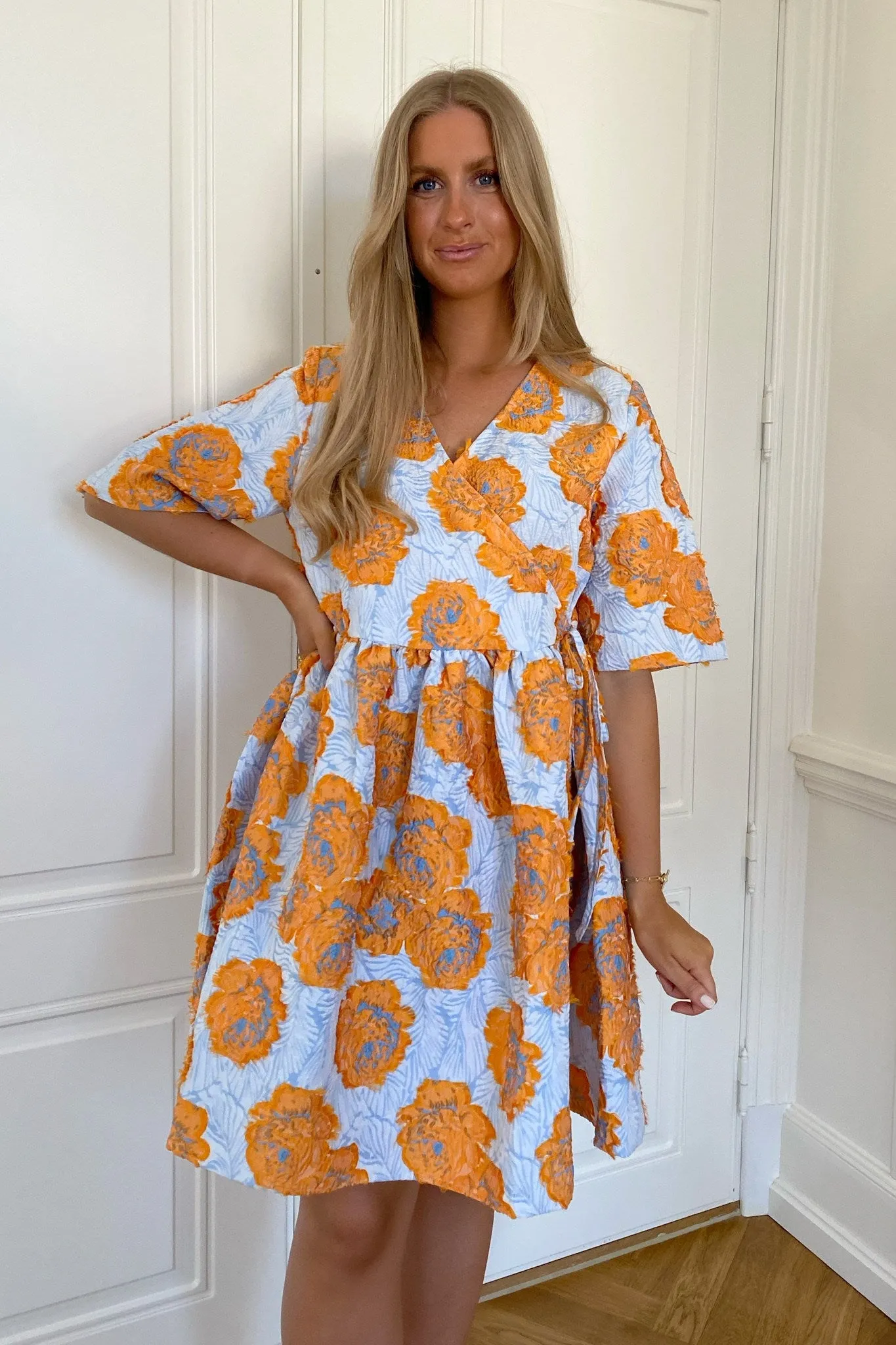 JasminIC Kjole - Orange Blomster