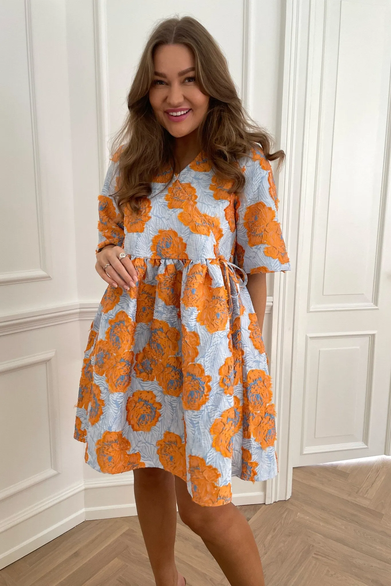 JasminIC Kjole - Orange Blomster