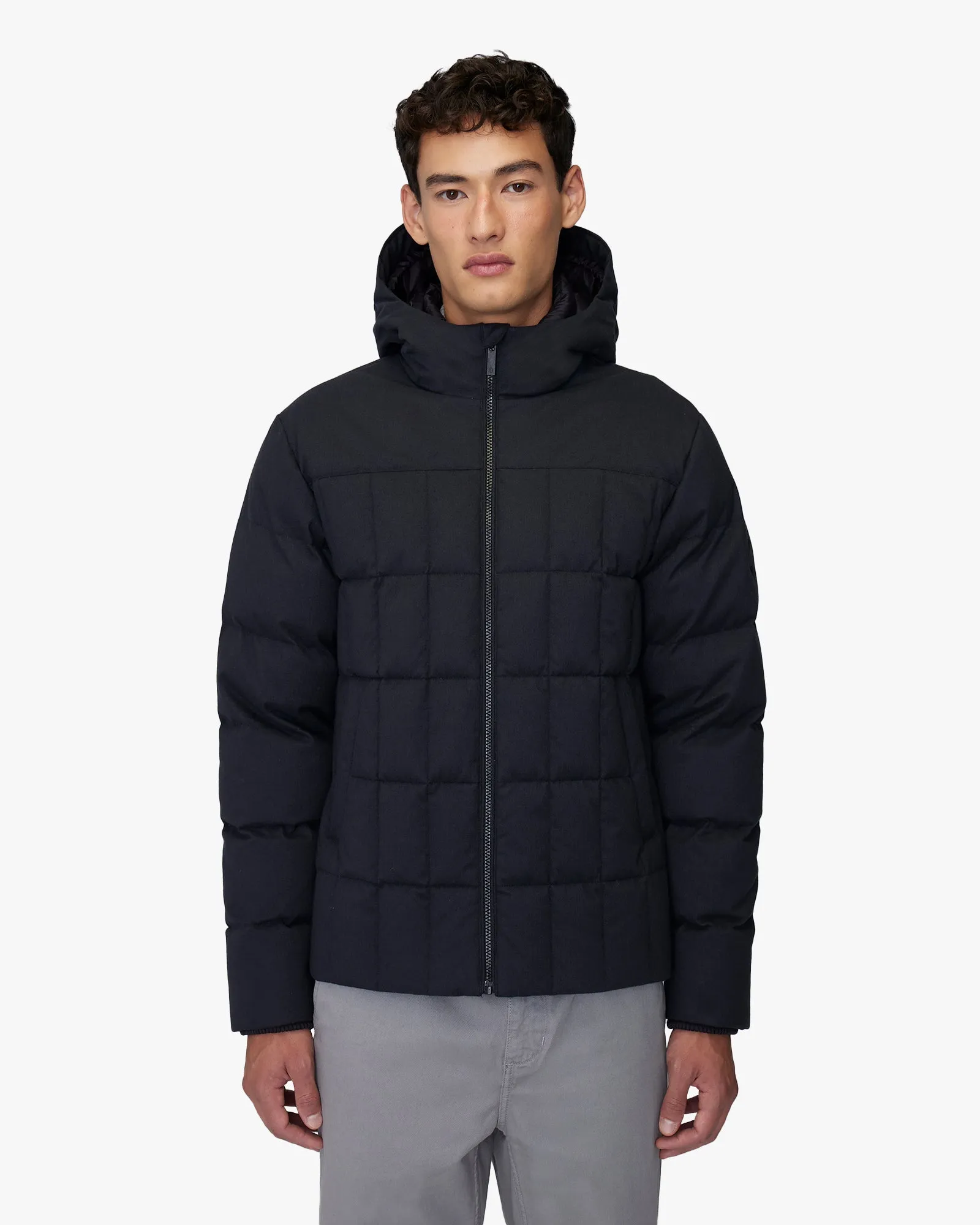 LEO | Lightweight Hooded Down Jacket