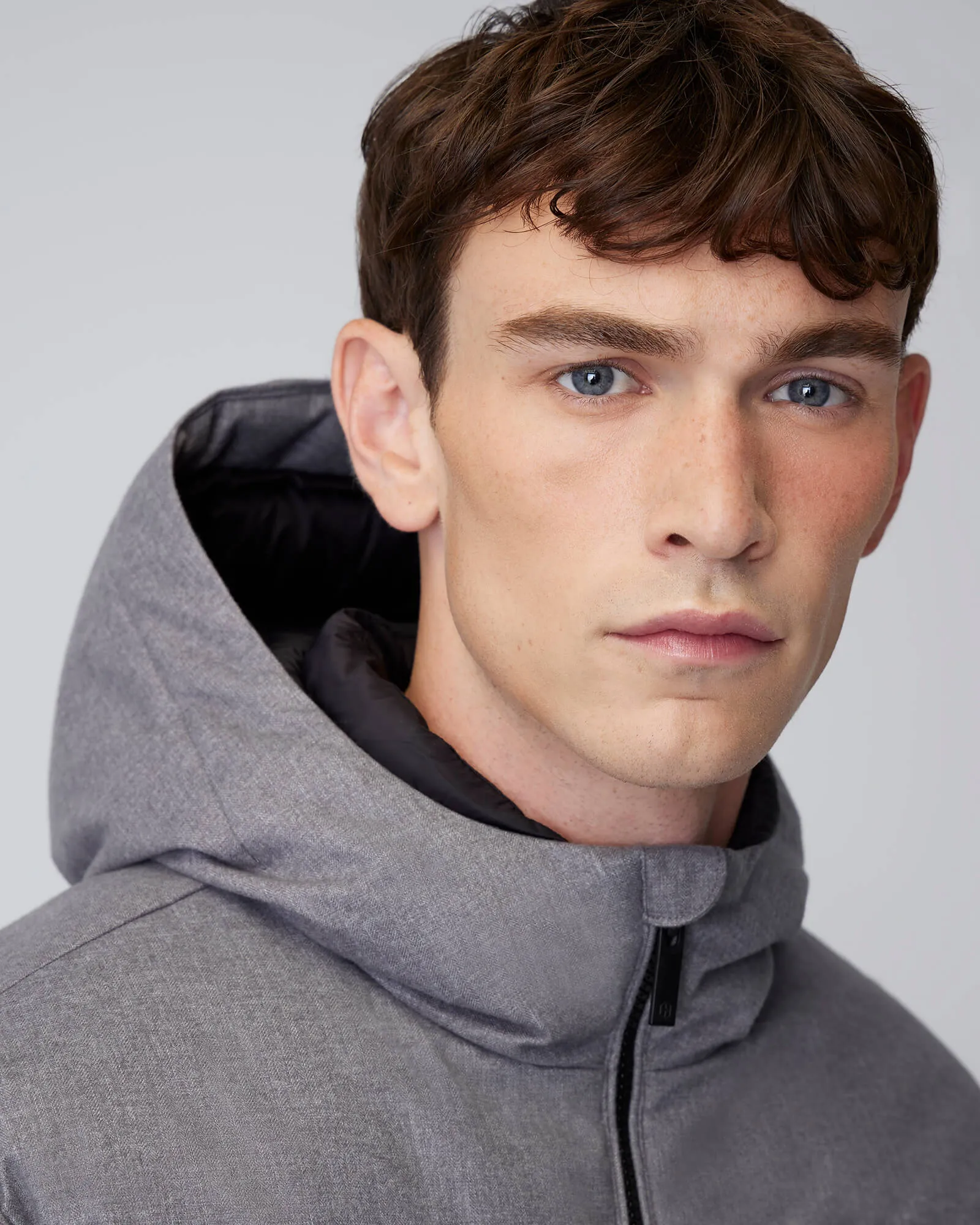 LEO | Lightweight Hooded Down Jacket