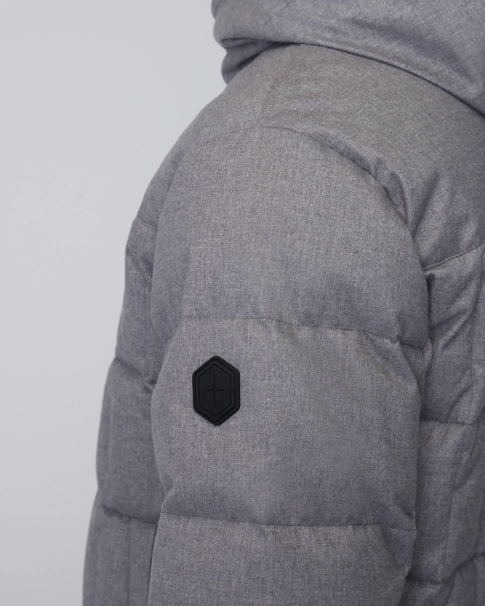 LEO | Lightweight Hooded Down Jacket