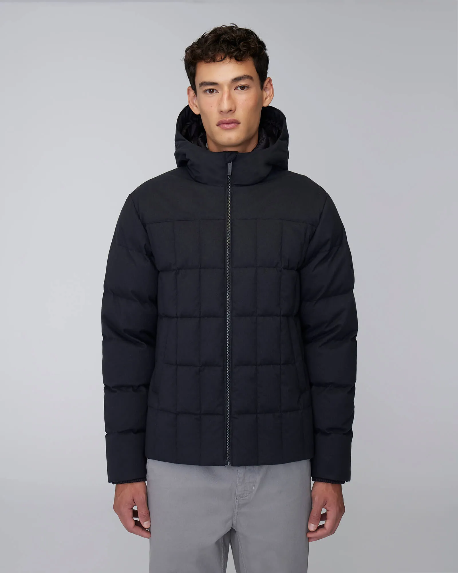 LEO | Lightweight Hooded Down Jacket
