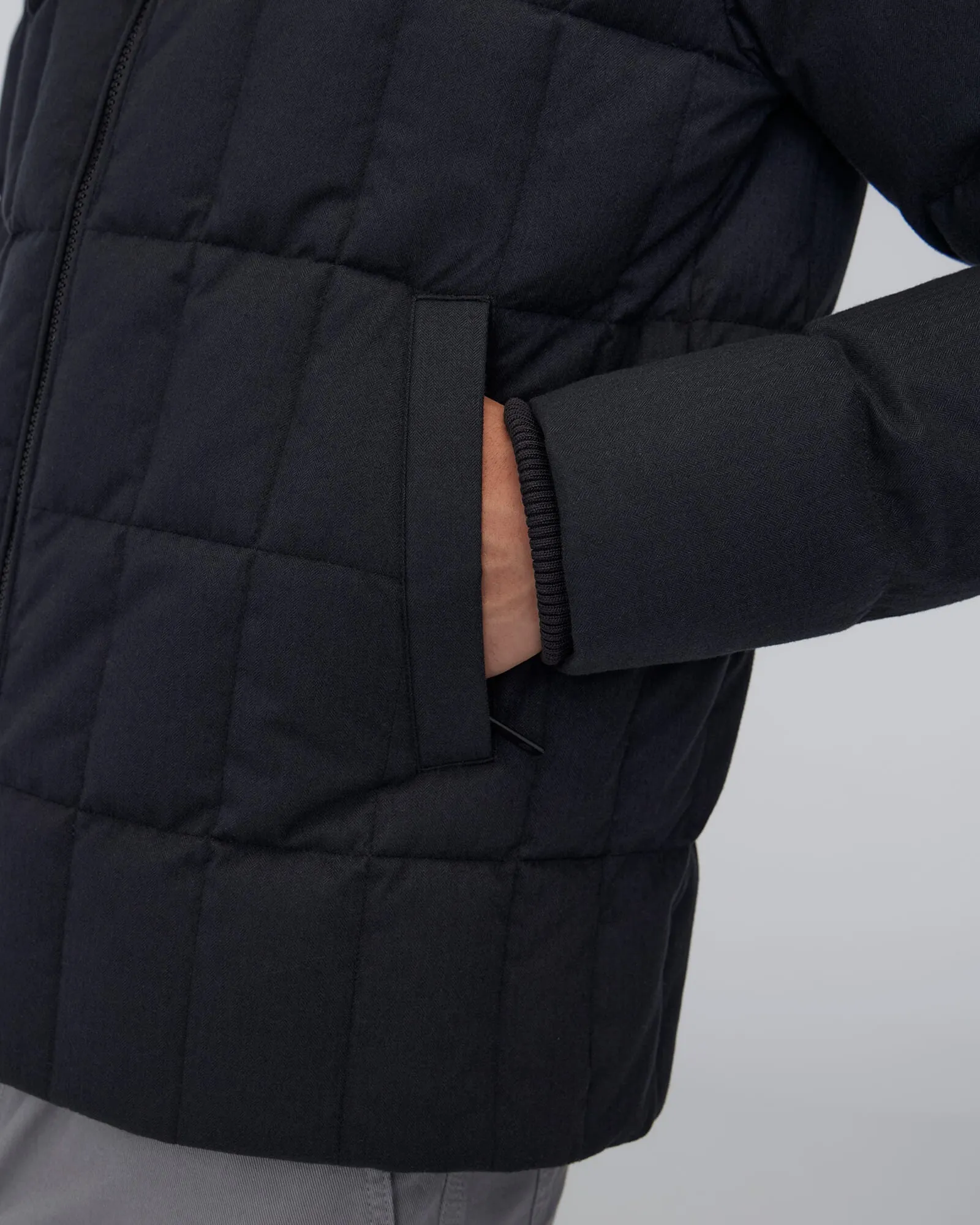 LEO | Lightweight Hooded Down Jacket
