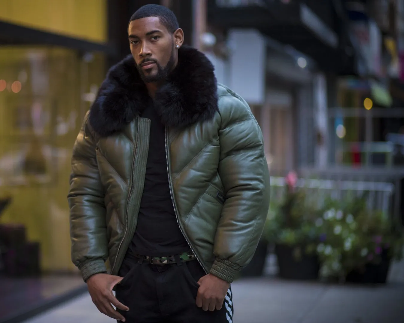 MEN V BOMBER JACKET - OLIVE GREEN ( BLACK FUR)