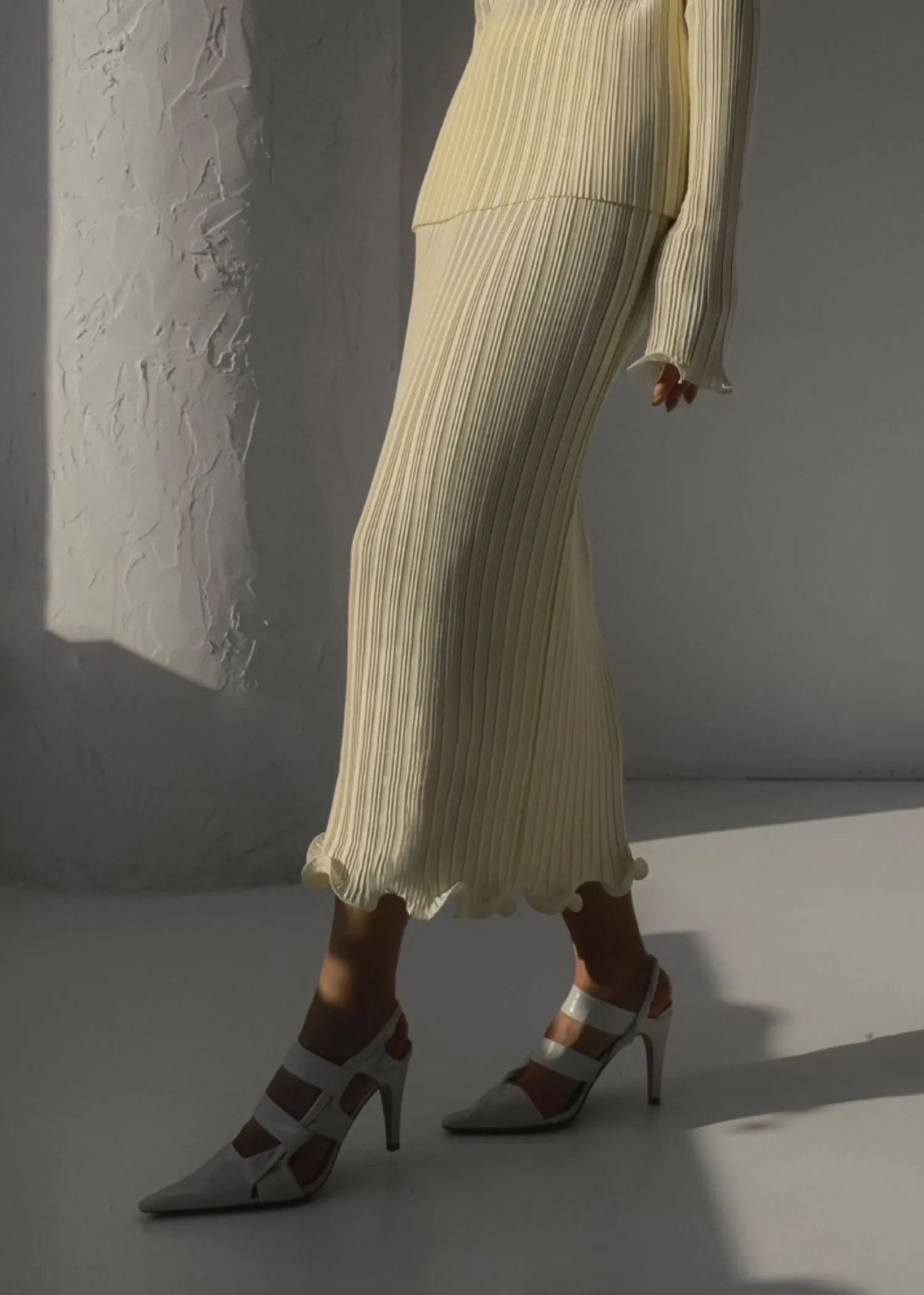 Pale Yellow Pleated Wave Set