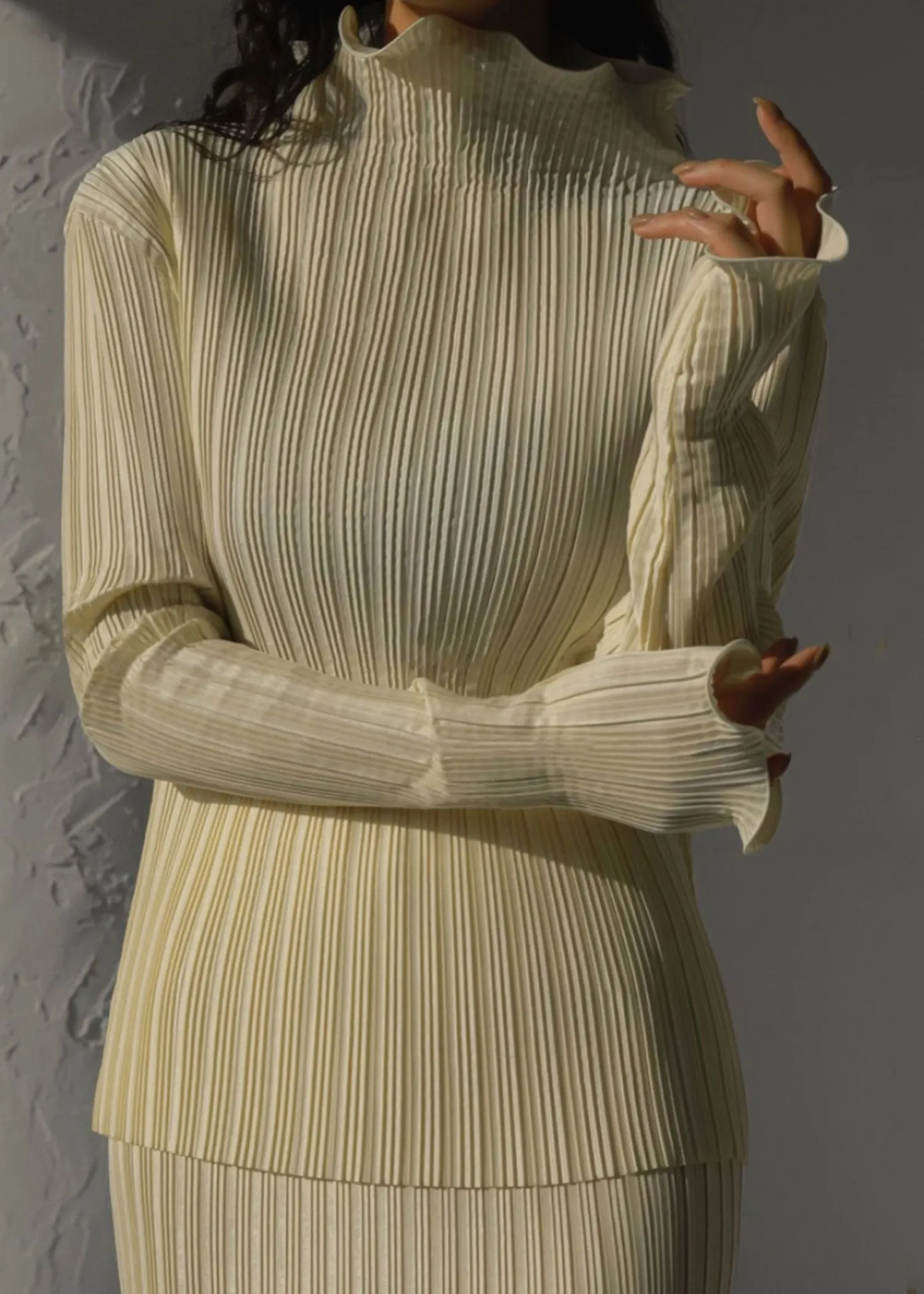Pale Yellow Pleated Wave Set